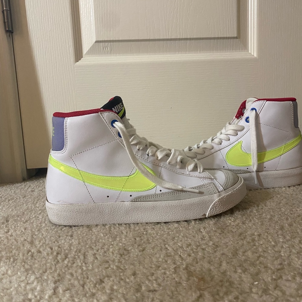Big kid Nike blazer mid